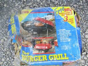 lot 40 image: The mini burger grill package damaged not merchandice