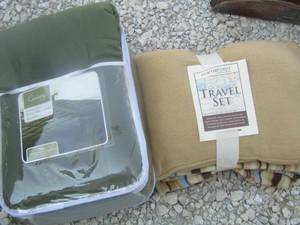 lot 54 image: fleece travel blanket and pillow new qty 2 sets