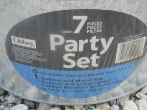 lot 61 image: 7  piece party set new