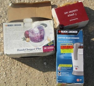 lot 66 image: 7 piece coaster set- black and decker chopper