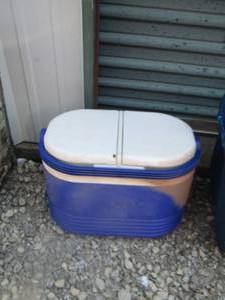 lot 102 image: dB l sided blue cooler