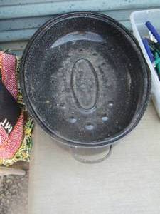 lot 111 image: roaster pot with lid