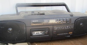 lot 133 image: sony cassette tape player with amfm radio
