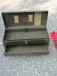 lot 138 image: empty metal tool caddy