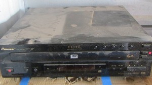 lot 178 image: Pioneer DV- C36 DVD CHANGER