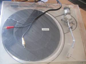 lot 184 image: pioneer record player with various records