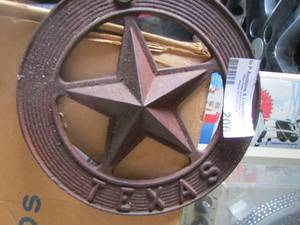 lot 206 image: Cast-iron Texas wall dcor