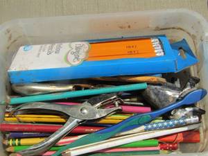 lot 225 image: color pencils and pencils