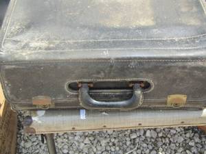 lot 226 image: black suitcase