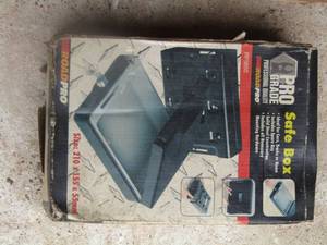 lot 236 image: prograde safe box