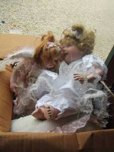 lot 260 image: Dolls