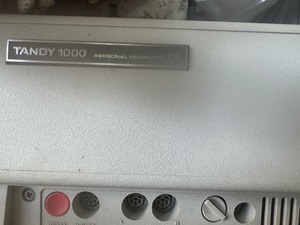 lot 2 image: TANDY 1000 PERSONEL COMPUTOR