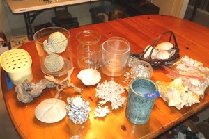 lot 78 image: Seashells and vases as shown
