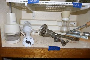lot 167 image: Kitchen Vintage meat grinder, nut cracker and chopper, emulsifier blender and food chopper