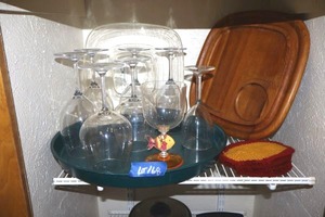 lot 168 image: Plastic goblets and serving tray with wooden serving tray