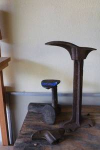 lot 291 image: Antique cast iron shoe anvils