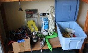 lot 298 image: Paint brushes, nylon rope, bungee cords, tow strap and ball hitches
