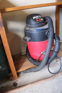 lot 300 image: Shop Vac 1.5HP