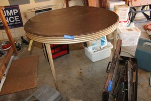 lot 334 image: Vintage round folding table