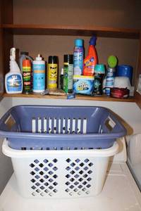 lot 193 image: Laundry baskets and cleaners, bug killers