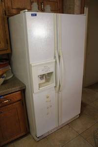 lot 189 image: Whirlpool refrigeratorfreezer (not contents)