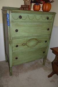 lot 217 image: Green antiqued painted dresser - 31W x 18D x 42H