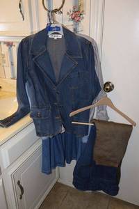 lot 240 image: Denim clothes, see photos