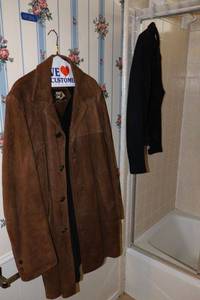 lot 238 image: Leather jackets Black jacket size M by Revue, and Brown ROBERT LEWIS weather wear coat