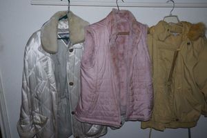 lot 233 image: Womens winter coats, see photos