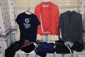lot 225 image: Womens exercise clothes and tennis shoes size 9.5