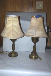 lot 99 image: Pair of vintage brass desk lamps