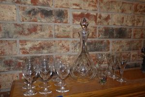 lot 121 image: Clear glass decanter and shot glasses