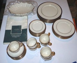 lot 150 image: Lenox HAMILTON dish set as shown