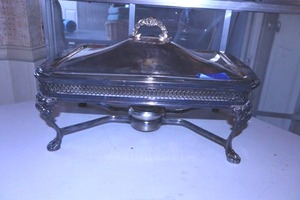 lot 101 image: Silver plated chafing dish with warmer, includes glass dish insert.