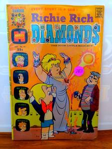 lot 282 image: Richie Rich Diamonds #14 - Oct 1974 - Harvey Comics $