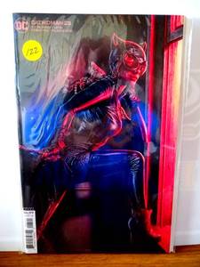 lot 122 image: CATWOMAN #25 LEE BERMEJO VARIANT NM BATMAN HARLEY QUINN POISON IVY DC COMICS
