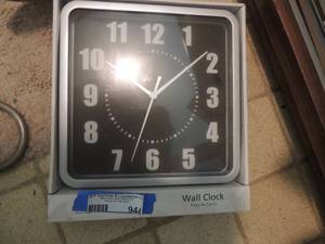 lot 944 image: wall clock new
