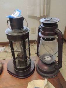 lot 986 image: 2 vintage lanterns