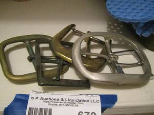 lot 670 image: belt buckles
