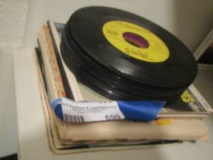lot 699 image: record lot 45s