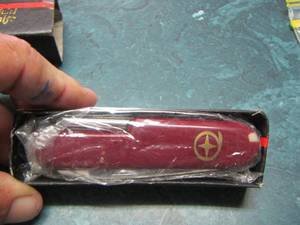 lot 828 image: superior multi purpose knife