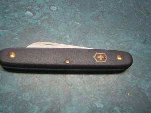 lot 900 image: victorinox switzerland pocket knife 2 12 blade, 6 12 long