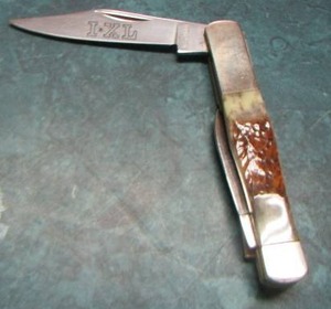 lot 794 image: Wostenholm IXL pocket knife multi blade 3 closed