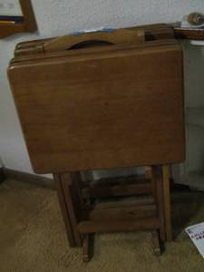 lot 48 image: set of 4 wooden TV dinner treys