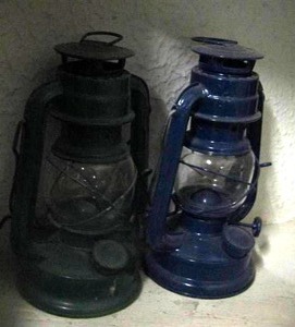 lot 60 image: 2 kerosene lanterns