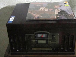lot 148 image: crosley cd recorder and record player
