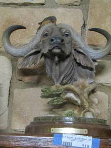 lot 115 image: horn of africa 352500 statue 1312 12