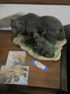 lot 149 image: baby bear and momma bear dcor and qty 2 bear photos 7129