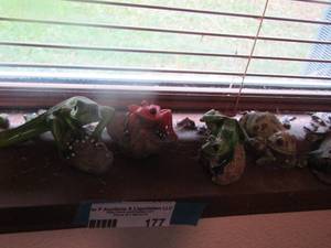 lot 177 image: frog dcor qty 5