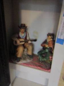 lot 228 image: qty 2 men statue figurines